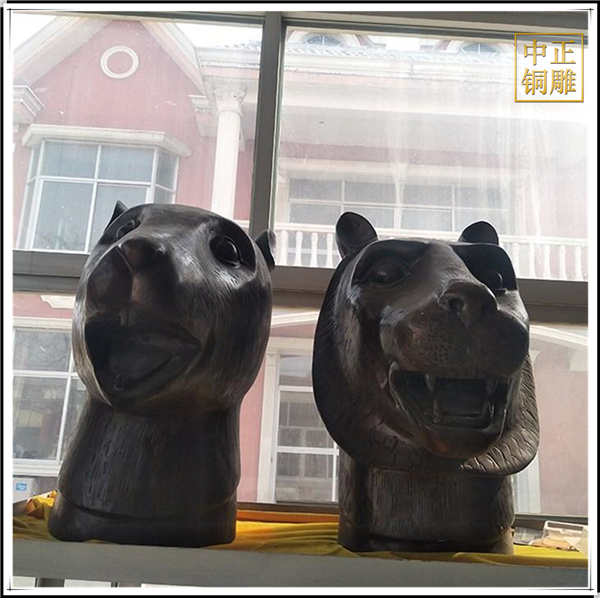 鑄銅十二生肖雕塑.jpg