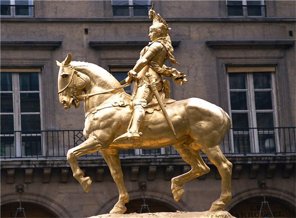 西方騎馬人物雕塑_副本.jpg 西方騎馬人物雕塑_副本.jpg