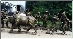 牛拉犁銅雕塑 牛拉犁銅雕塑