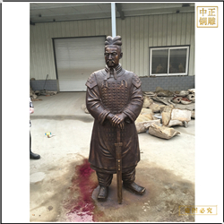 拄著劍人物雕塑鑄造 拄著劍人物雕塑鑄造