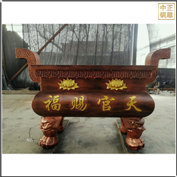 寺廟門(mén)前方形香爐雕塑